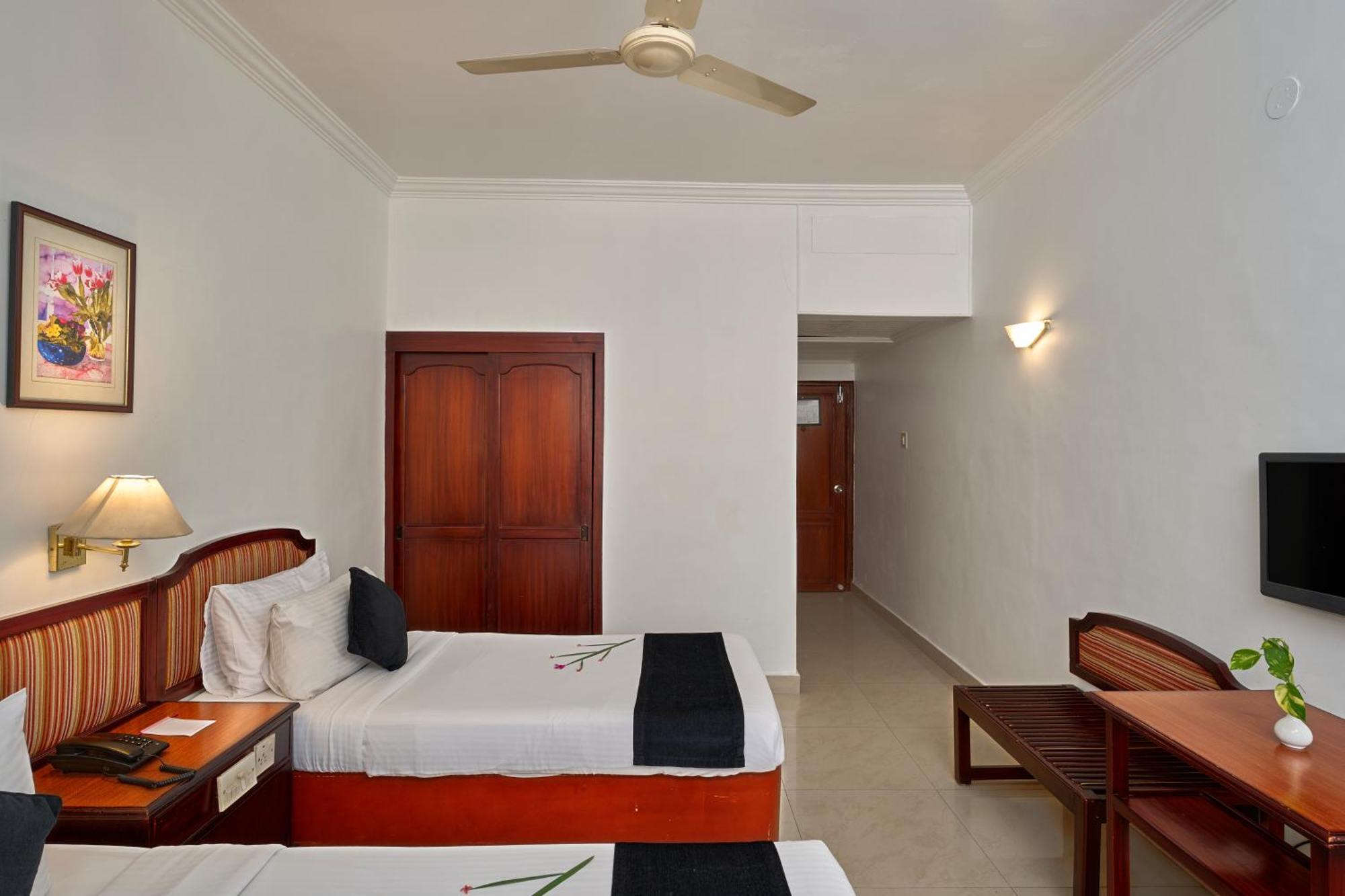 Hotel Abad Kochi Exterior foto