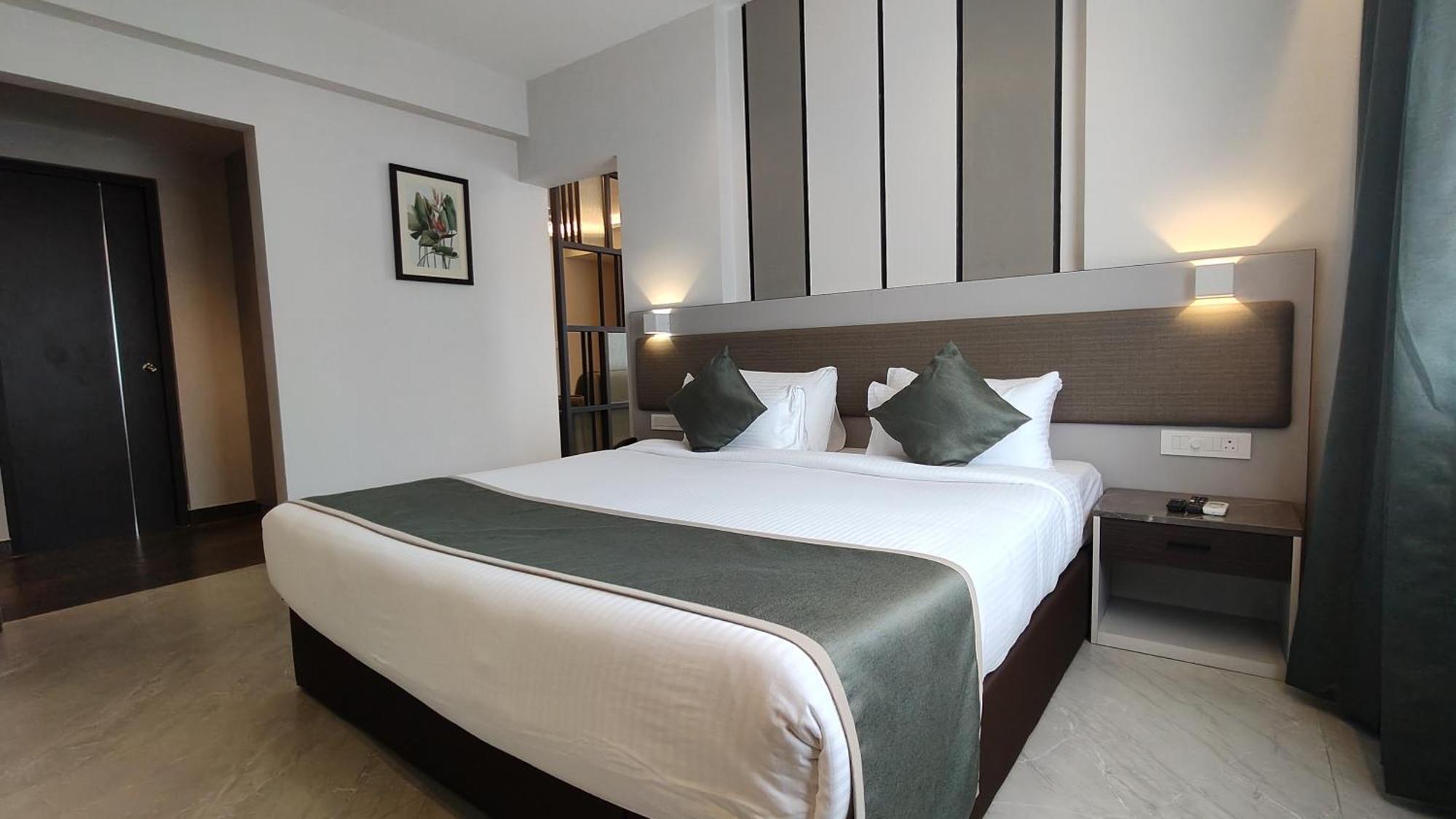Hotel Abad Kochi Exterior foto