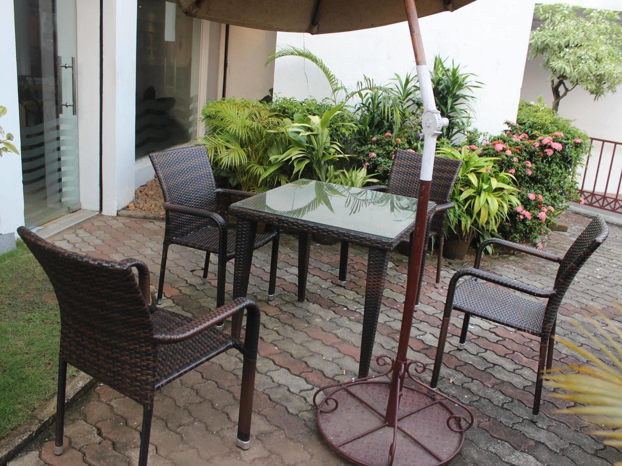 Hotel Abad Kochi Exterior foto